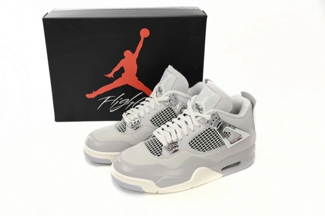 HYPE WMNS Air Frozen AQ9129-001 Jordan 4 Moments 0727